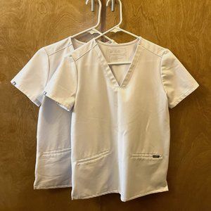 Two Figs Casma Three Pocket Scrub Tops XS White